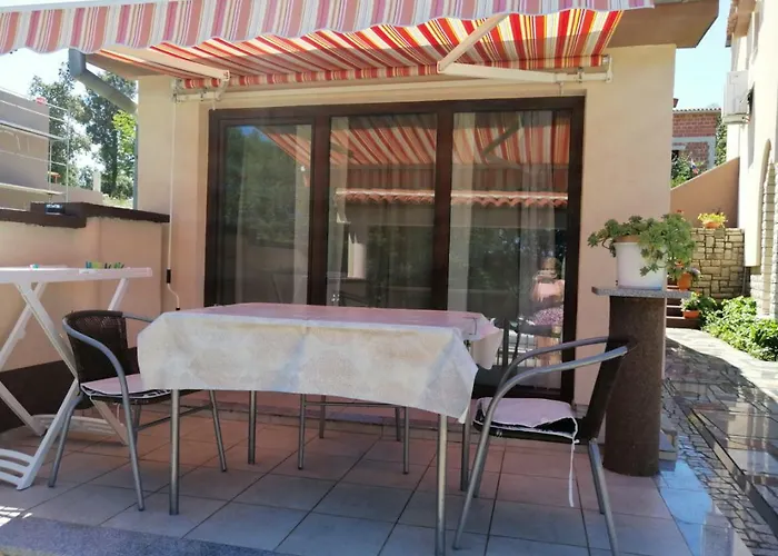 Vitae 아파트 풀라