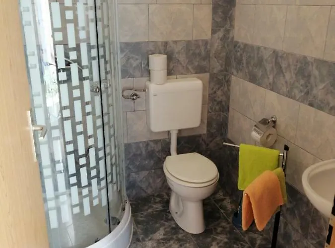 Vitae 아파트 풀라